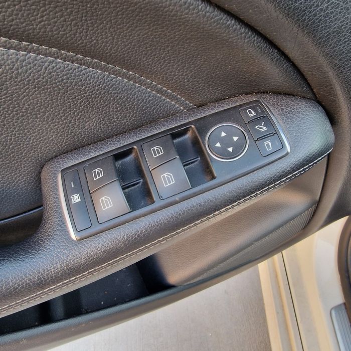 Mercedes Мерцедес B класа W 246 на части