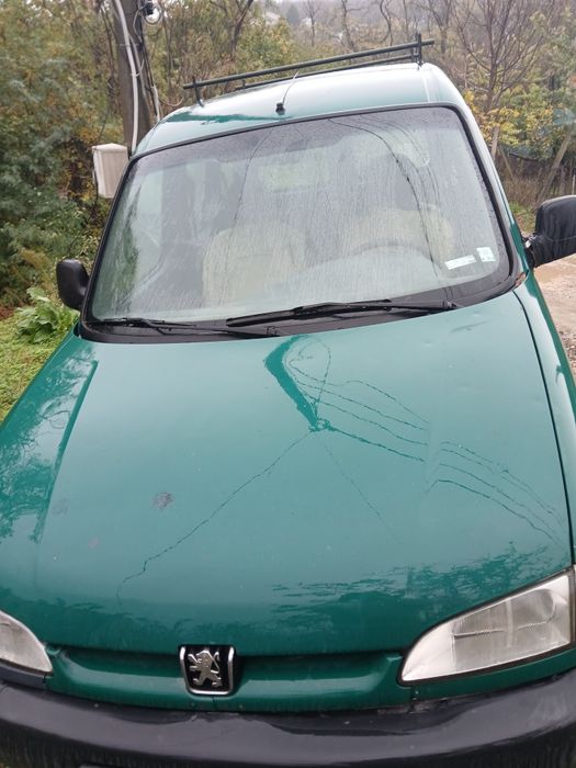 Автомобил Peugeot