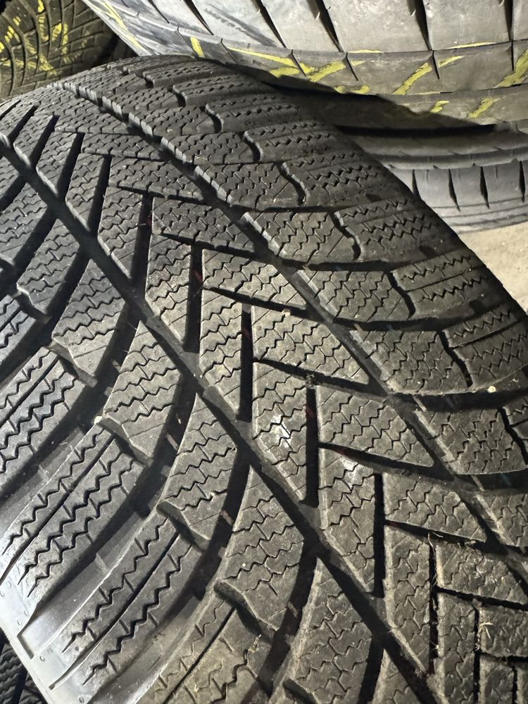 BMW 285 40 20 / 255 45 20 Bridgestone BMW