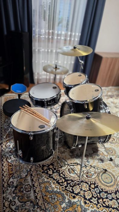 Барабанную установку продам