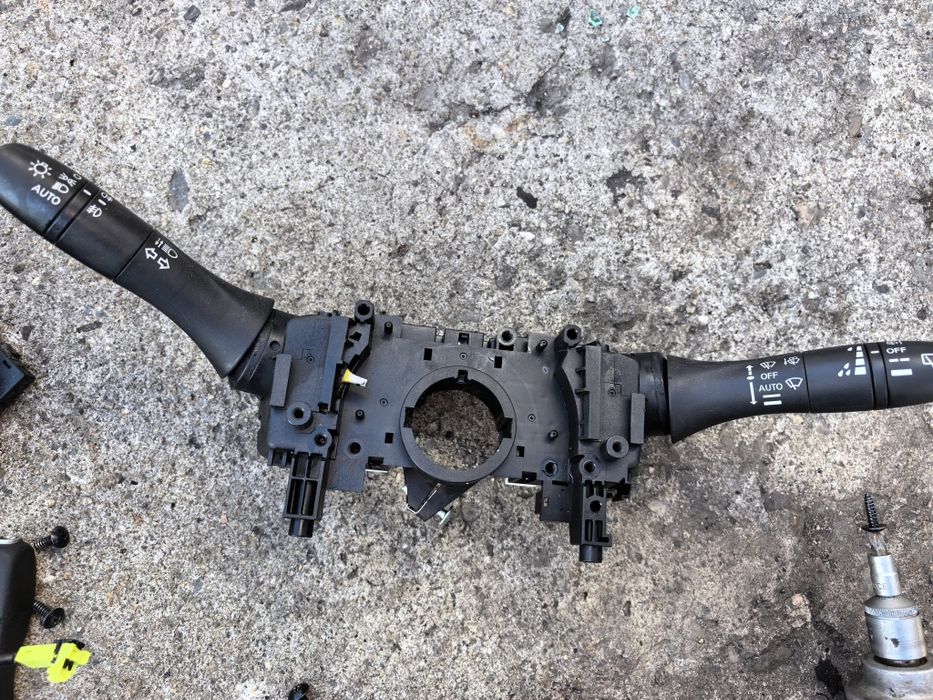 Лос чета за фарове и мигачи/чистачки за Nissan Qashqai j11