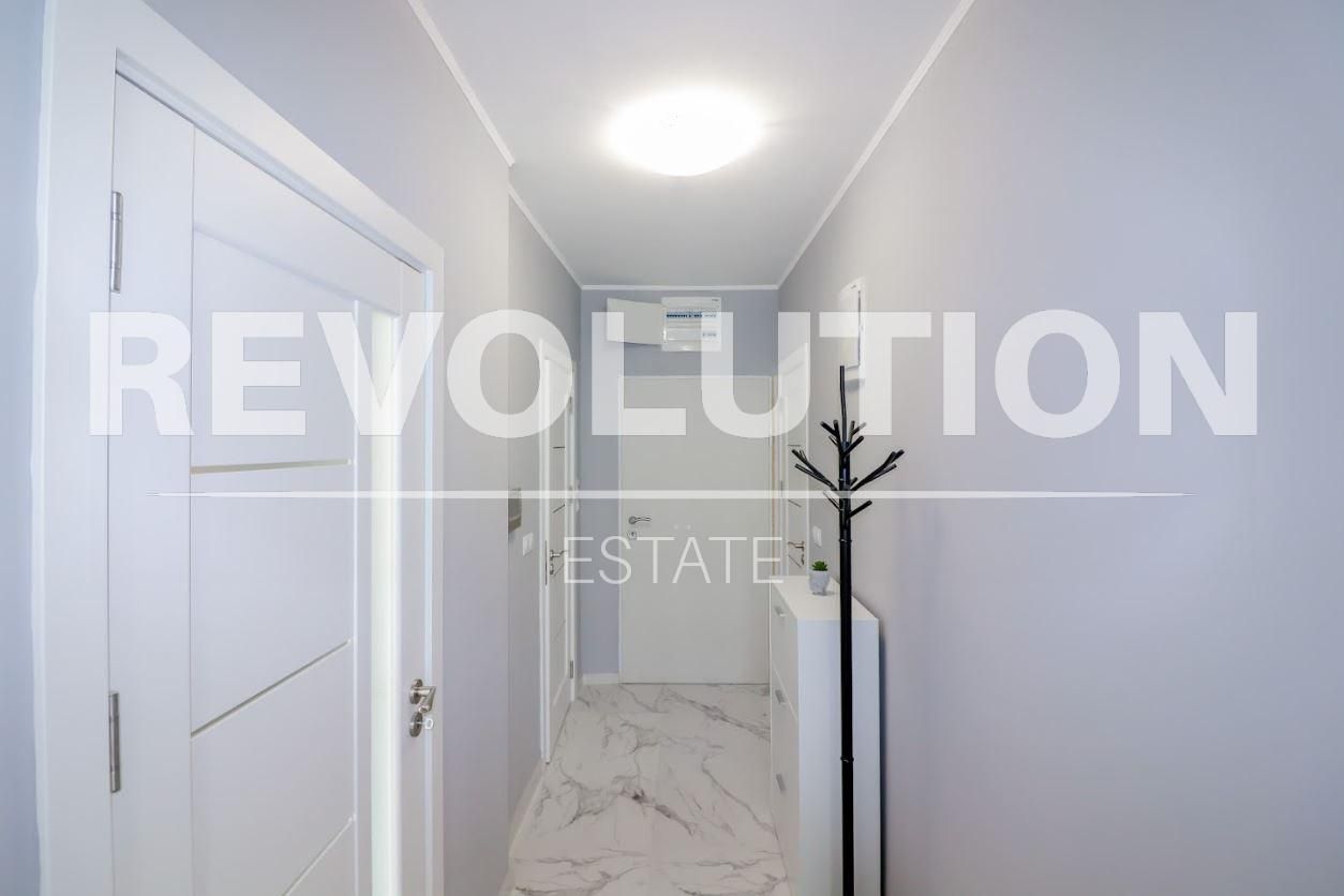 Дава се под наем Тристаен апартамент в Варна, Бриз - 100 кв.м за 1100 € - Снимка #11