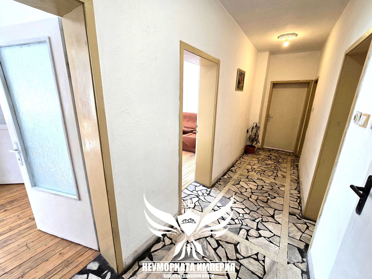 Дава се под наем Тристаен апартамент в Асеновград - 110 кв.м за 310 € - Снимка #2