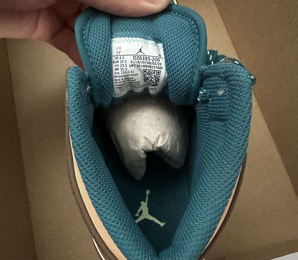 Air Jordan 1 mid