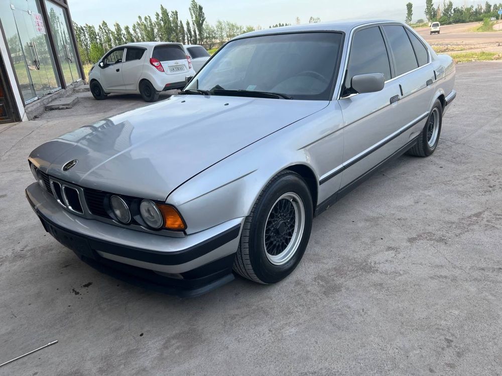 Bmw e34 sotiladi holati yahshi