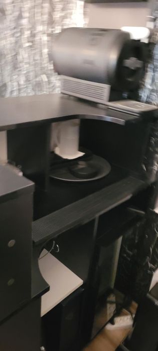 Bar bucătărie și două scaune