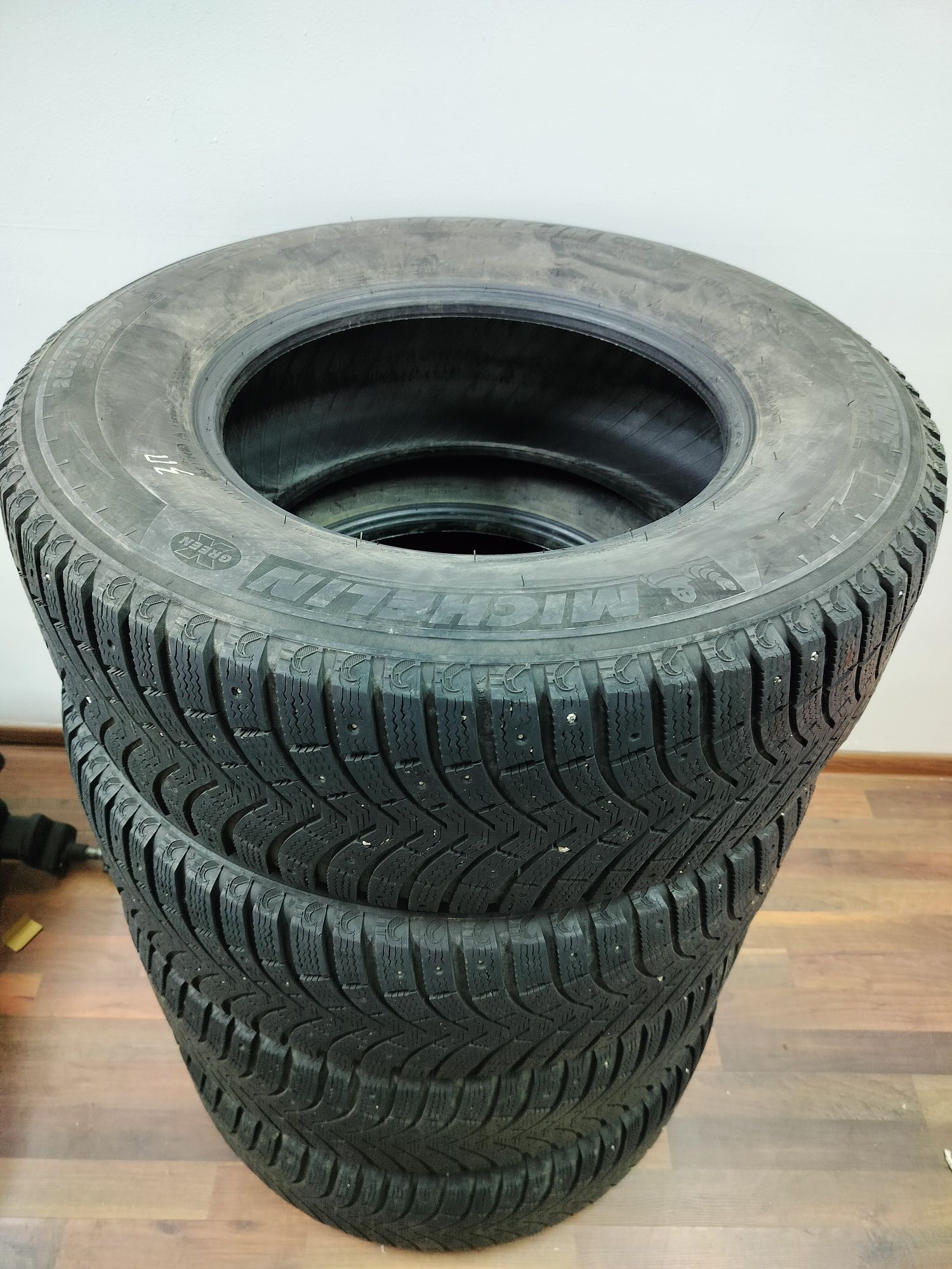 Автошина Michelin 265/65/17 мишлейн с шипами