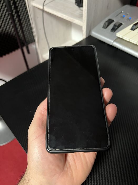 Vând Redmi Note 10 pro. Glacier blue 6Gb Ram 128Gb Rom