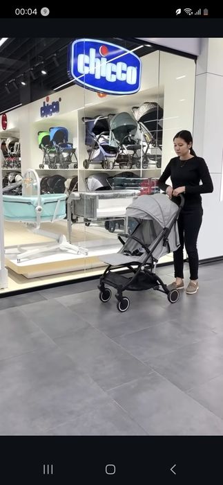 продам брендовую прогулочную коляску  Chicco Trolley me