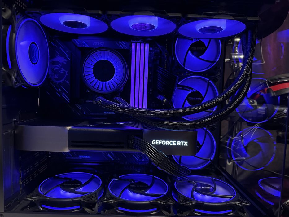 Carcasa PC ATX - 7 ventilatoare ARGB cu controller