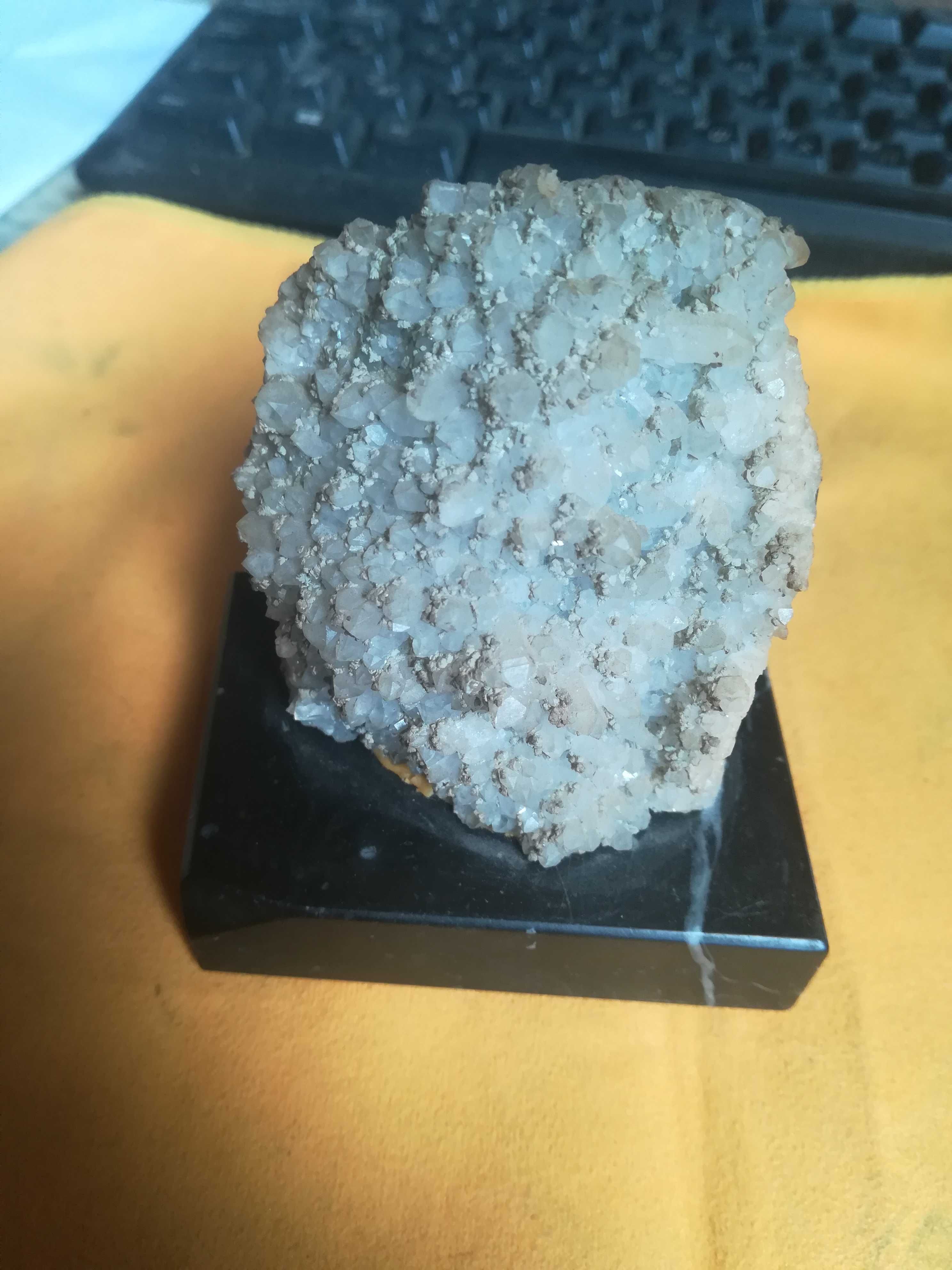 минерални камъни