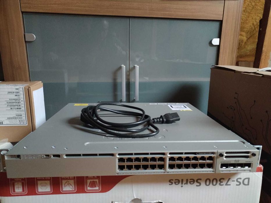 Cisco Catalyst 3850-24T-L  Switch layer 3 cu modul C3850-NM-4-1G