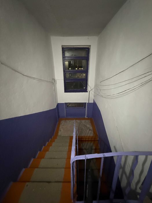 Продается 1-ком квартира  в кирпичном доме 17 мкр-н