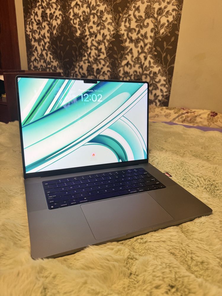 Macbook 16 pro m1 16 гб озу 512 память