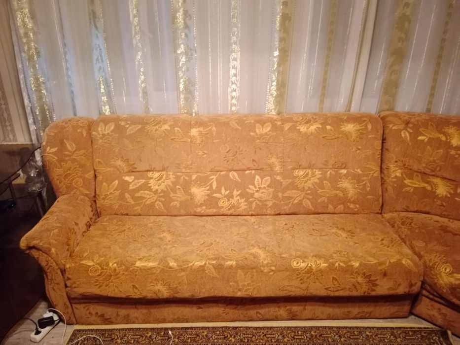 Диван угловой б/у