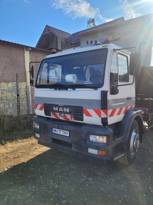 Camion basculabil bilateral