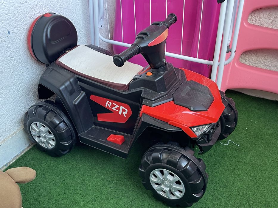 Vând Atv copi folosit de 2 ori