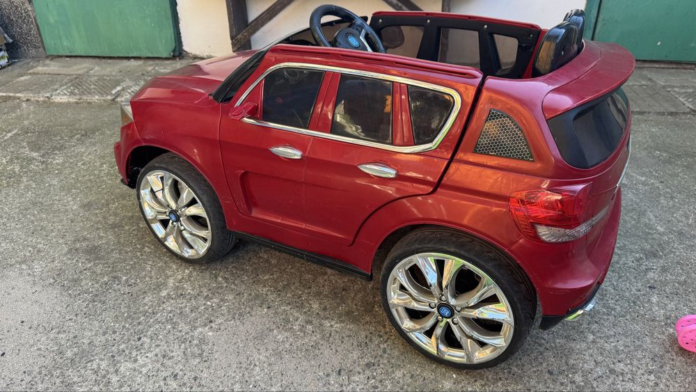 Детска акумулаторна джип Audi