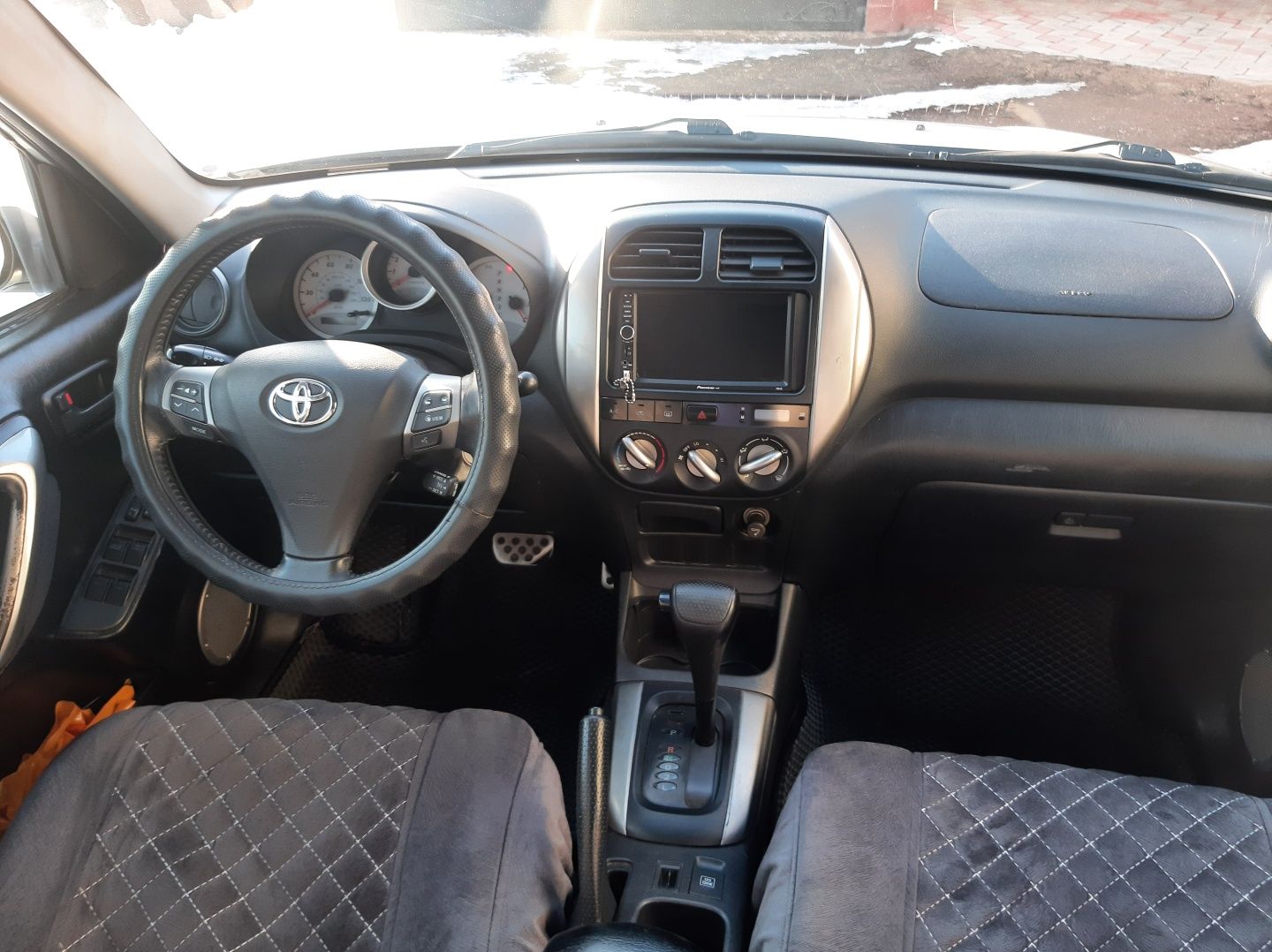 TOYOTA Rav4 2005