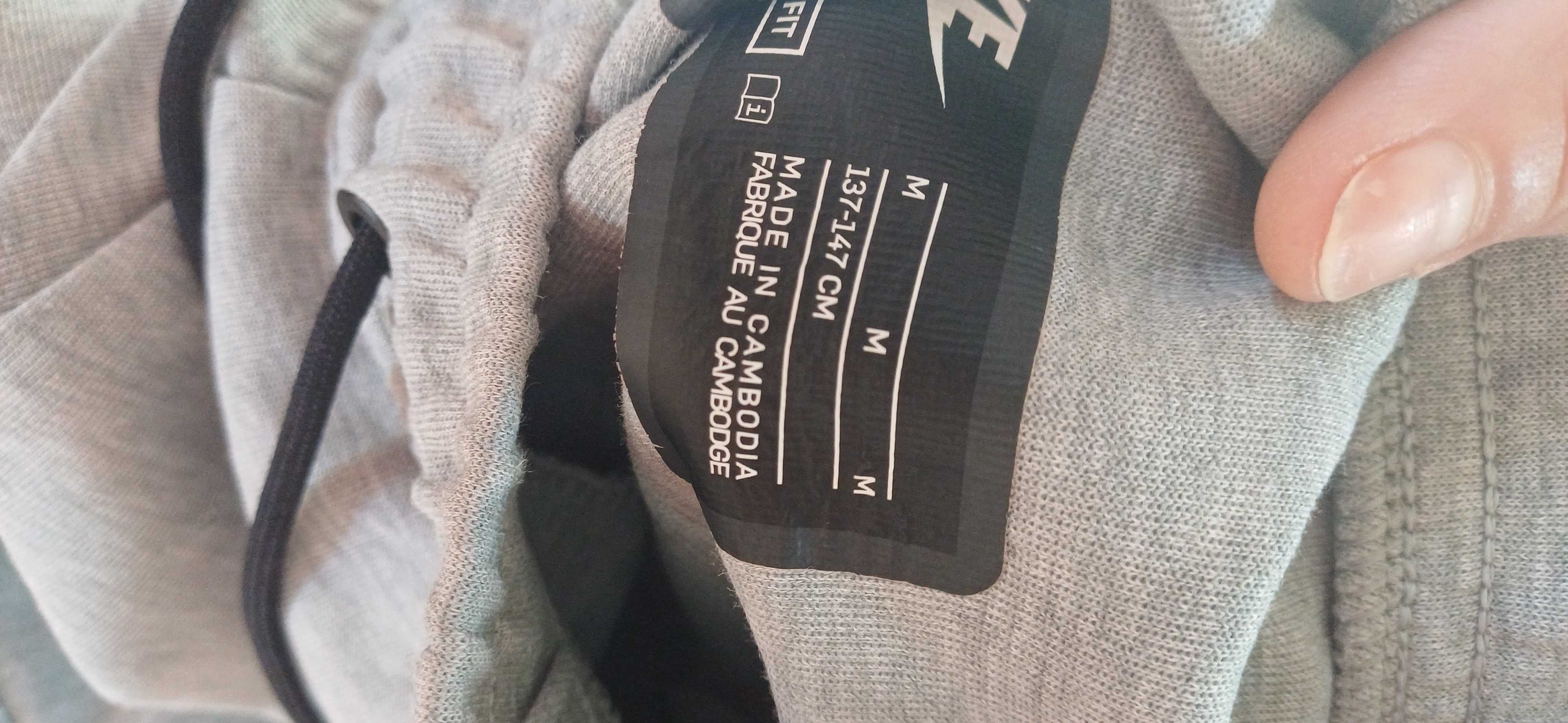 Nike tech за 10-12г.
