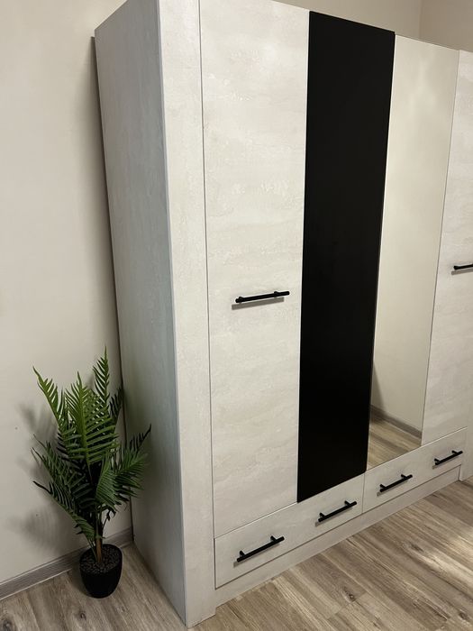 Гардероб за спалня Aico