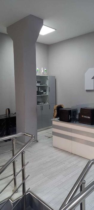 Ijaraga noturar 383 m2 ofislar uchun X Olimjon, Darxonda topshiriladi.