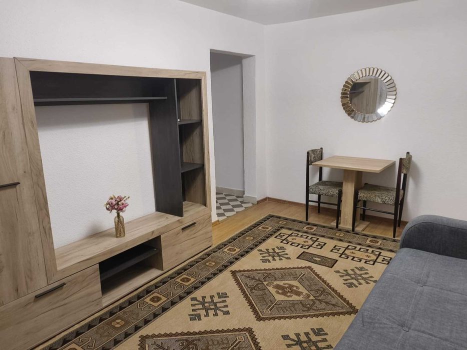 De inchiriat apartament VASLUI  etaj 1 cu 2 camere zona centrala