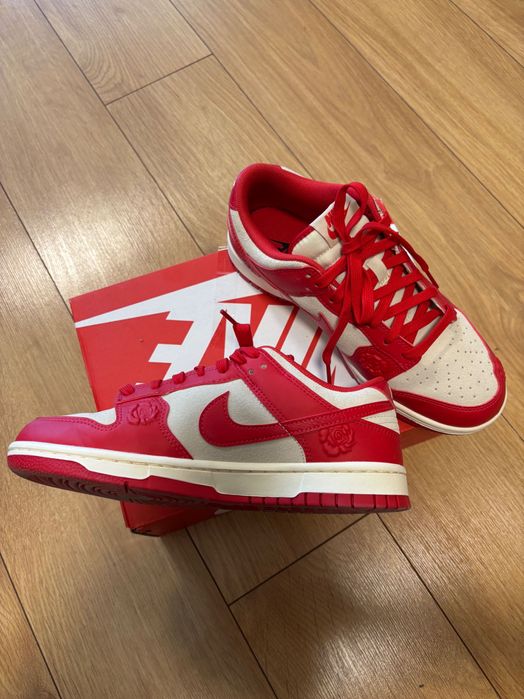 Nike dunk low red