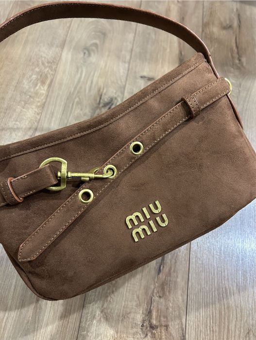 Нова чанта от велур (miu miu)