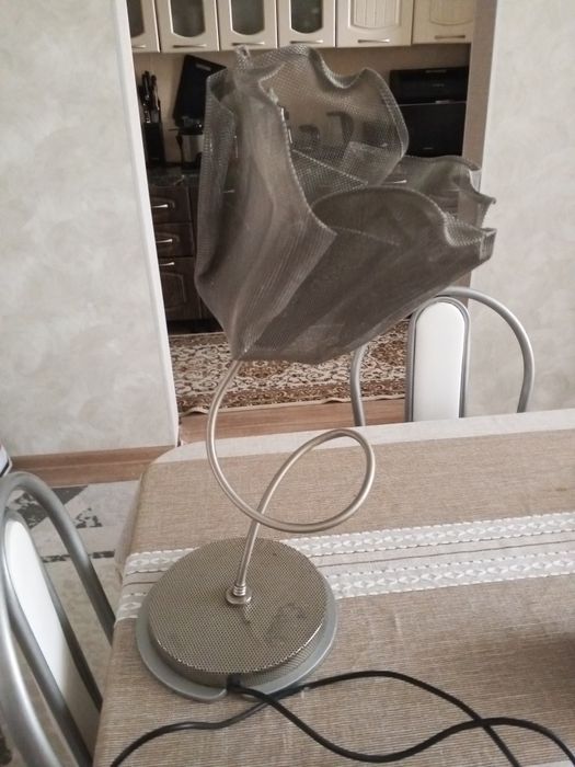 Лампа настольная