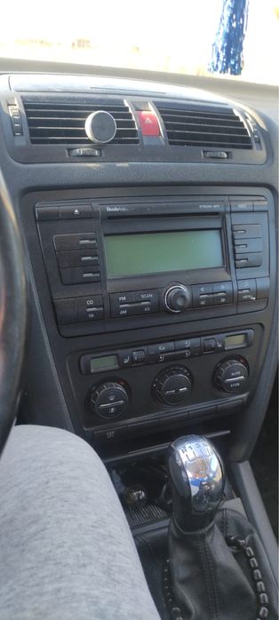 Skoda Octoavia 2 (plus una pentru piese)