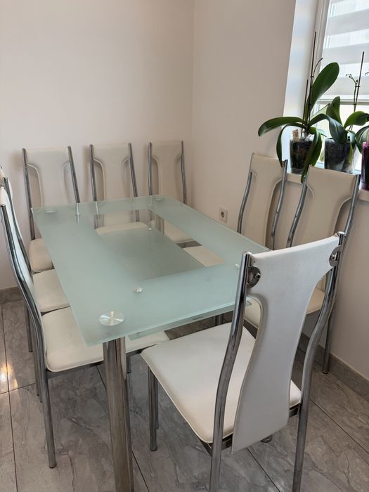 Комплект стъклена маса с 6 стола