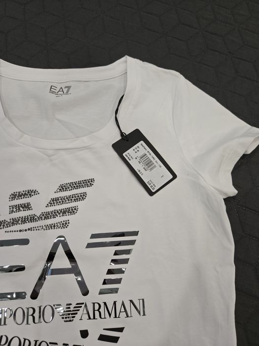 Ново! Emporio Armani! Оригинална дамска тениска!