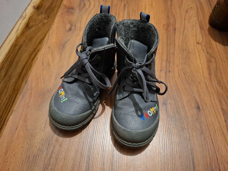 Ботинки деские осень-зима 26 размер в отличном состоянии