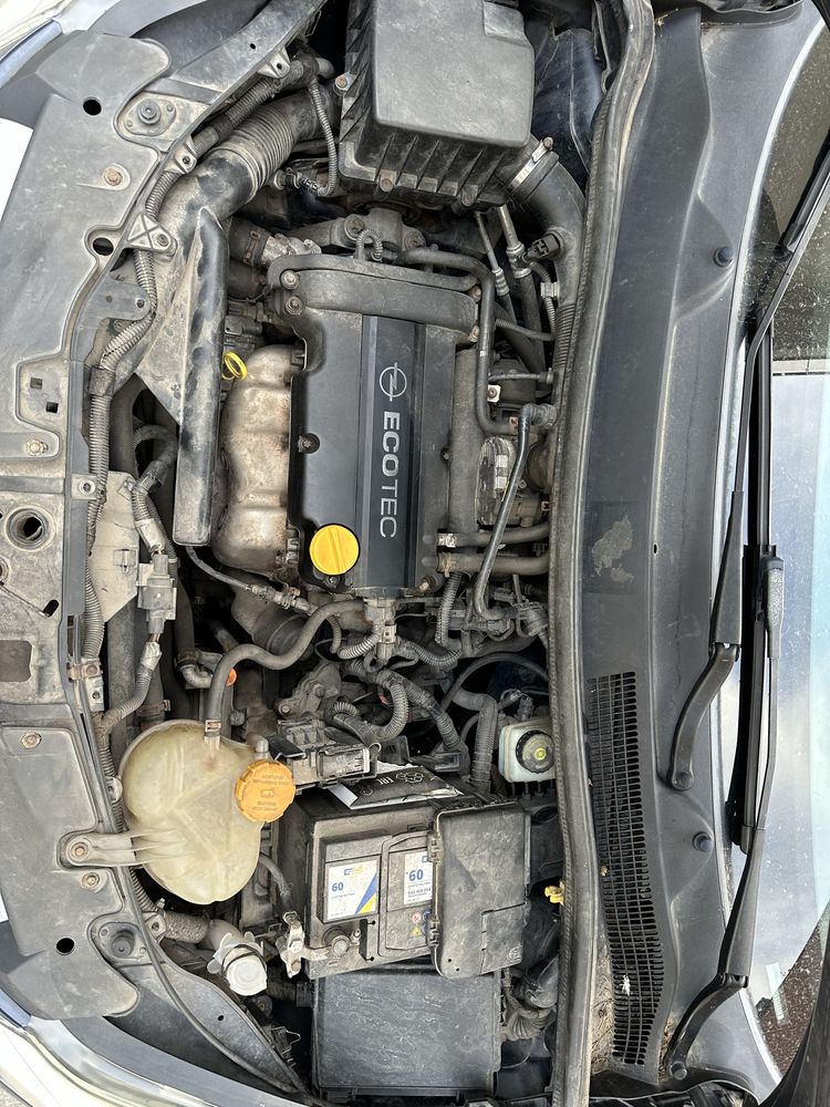 Opel Corsa D 1.4 90 HP (бензин)