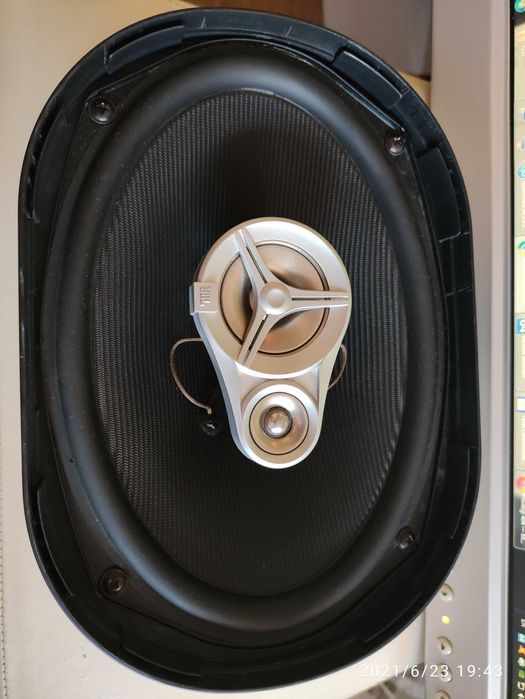 Boxe auto JBL 6” x 9” 2 bucati cu 3 cai. Putere 70W RMS / 210W Peak