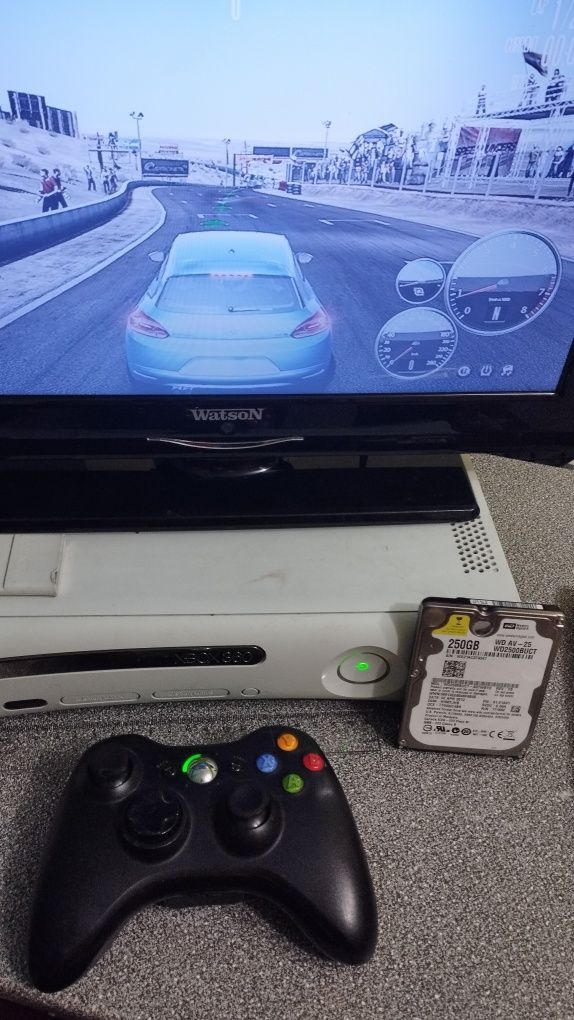 Xbox 360 hdmi ,functional , maneta wifi, accesorii,jocuri cd