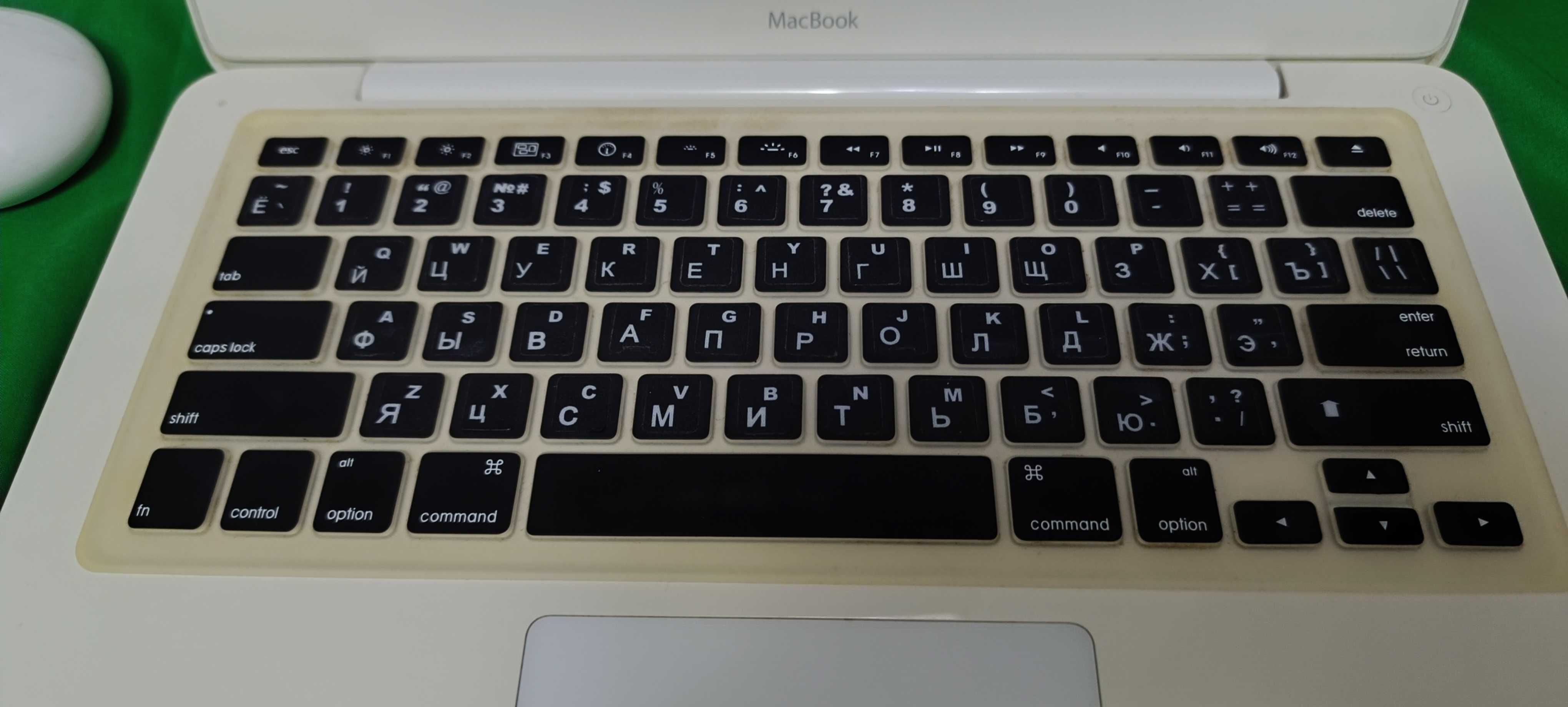 Продаются б.у. MacBook A1342 в хорошем состоянии полностью исправный.