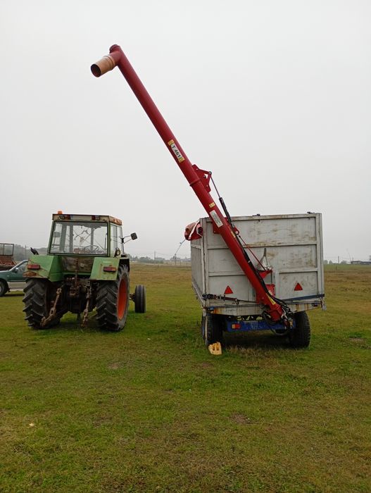 Remorca cu șnec pt descarcare tir