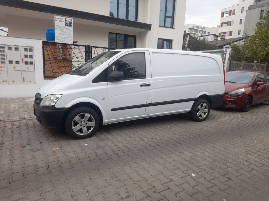 Vând Mercedes vito
