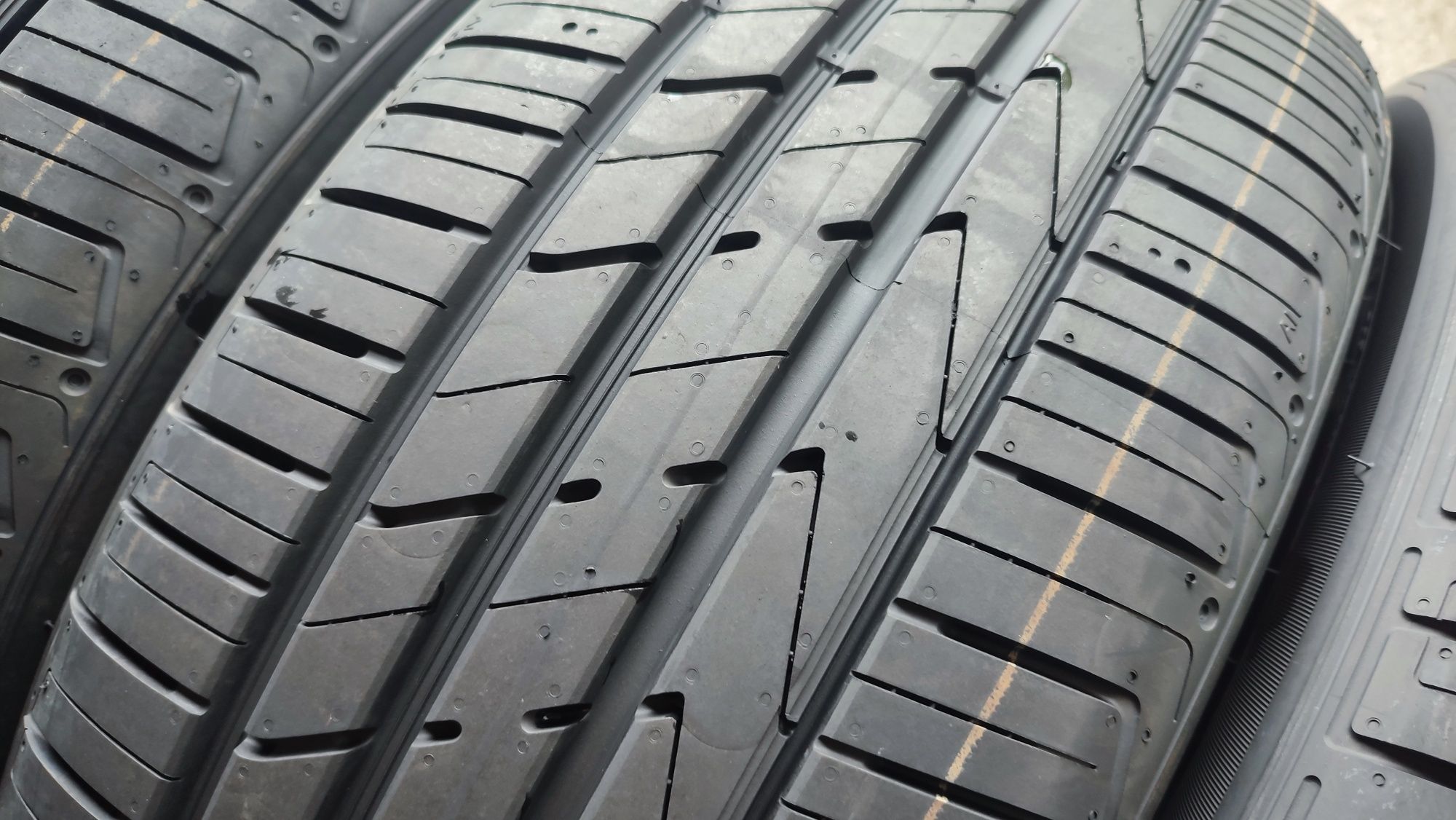 235/50/19" 4бр Hankook ventus s1 evo 2 suv,dot3720