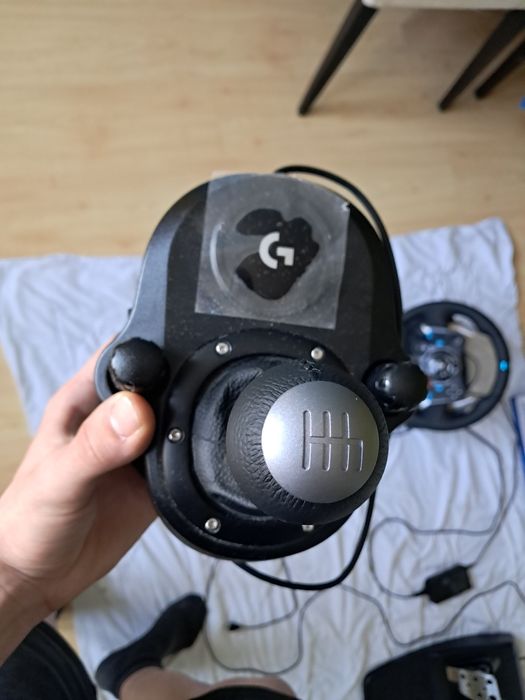 Logitech Driving Force КОМПЛЕКТ-волан с педали G29+скоростен лост G29