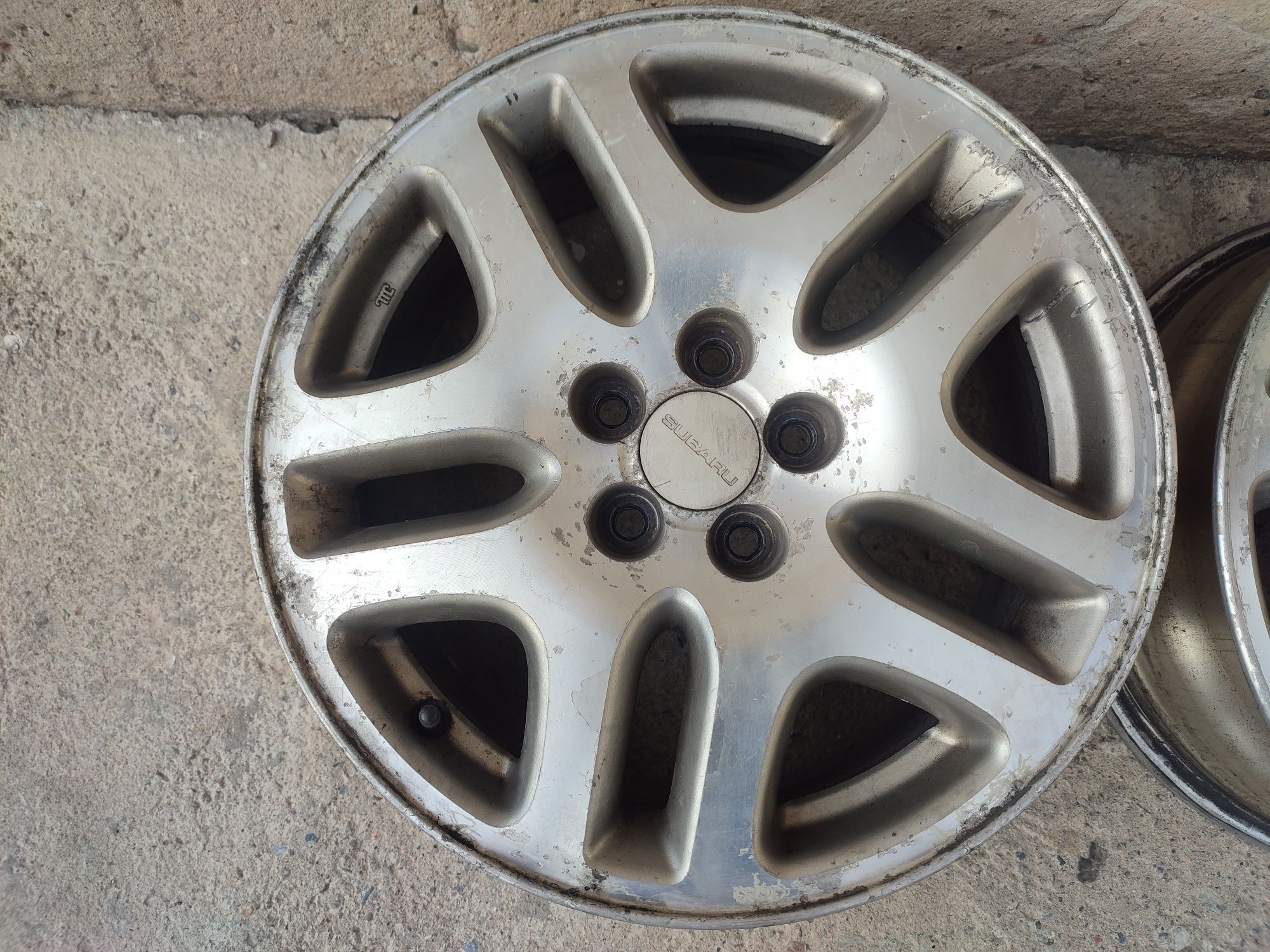 Диски Субару оутбак. R16