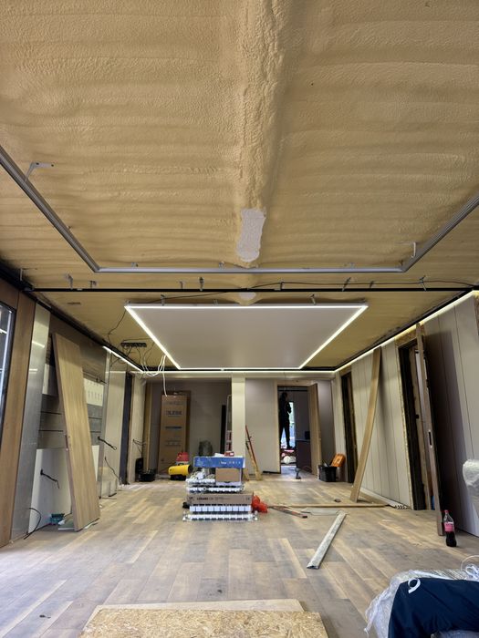 Ремонт натяжных потолков, слив воды, порез, чистка мусора, электрика