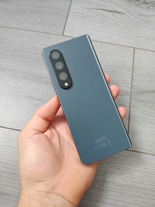 Samsung Galaxy Z Fold 4 pentru piese