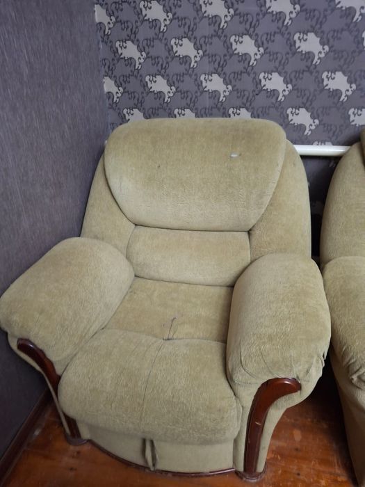 Диван и кресло бесплатно