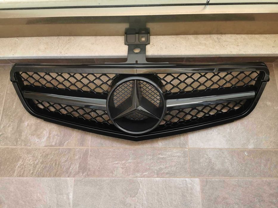 AMG Решетка/маска с емблема тип C63-AMG за Mercedes W204