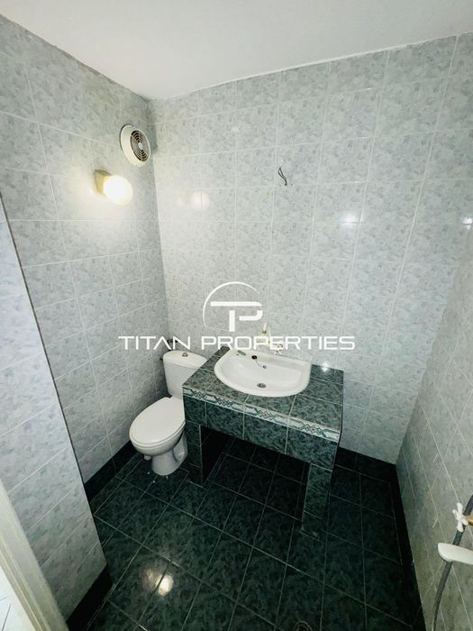 Необзаведен Тристаен, под наем, ж.к Възраждане