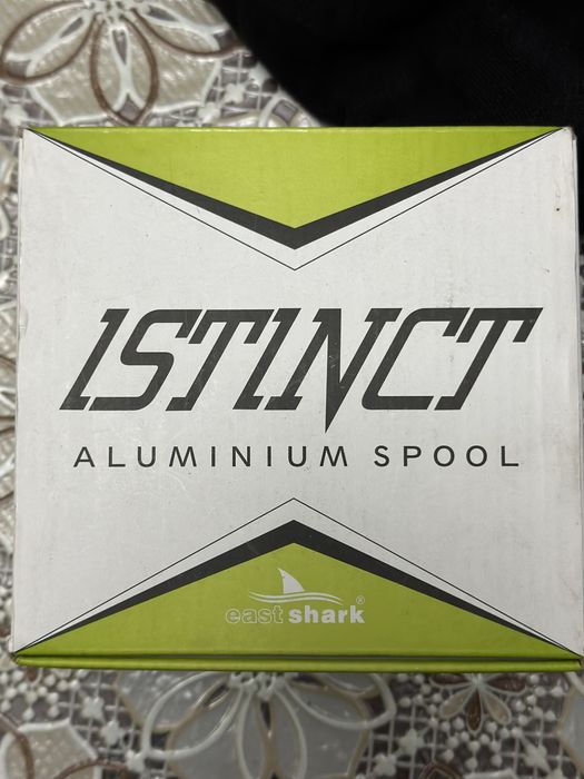 Нова макара Istinct east shark