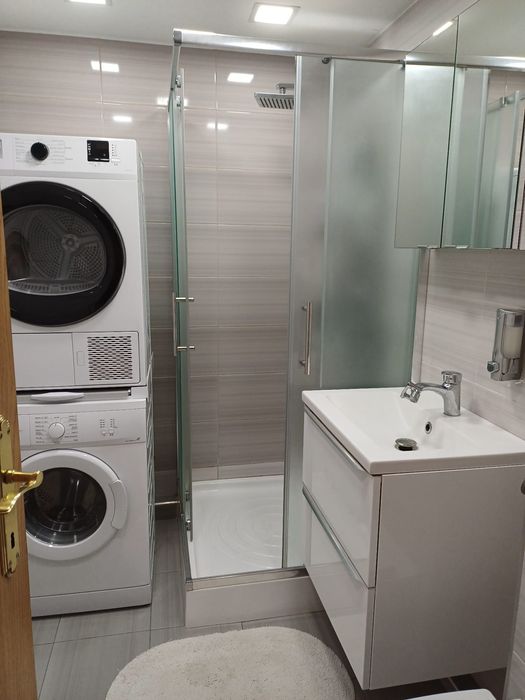 Vând apartament  2  camere  în Baia Mare